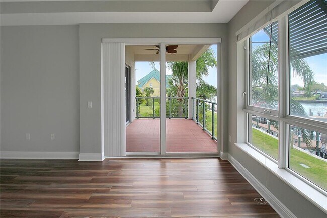 Building Photo - 1003 Bellasol Way