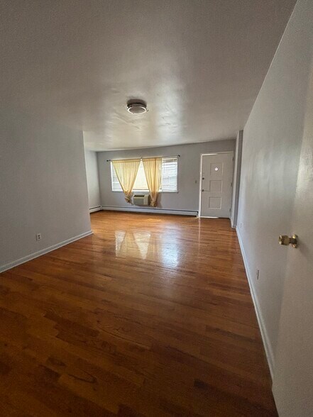 Building Photo - 356 Myrtle Ave