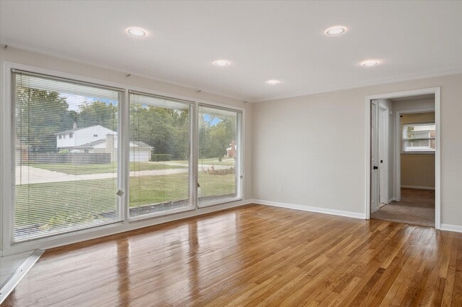 Building Photo - 29484 Spring Hill Dr