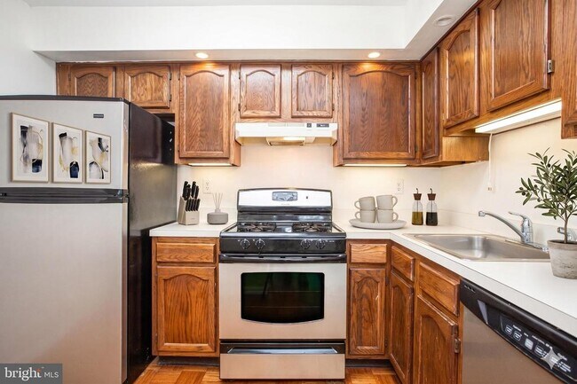 Building Photo - 103 Claridge Ct