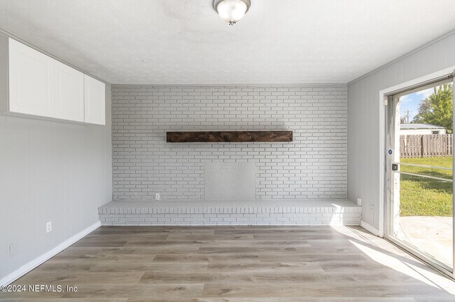 Building Photo - 2867 Holly Bay Rd
