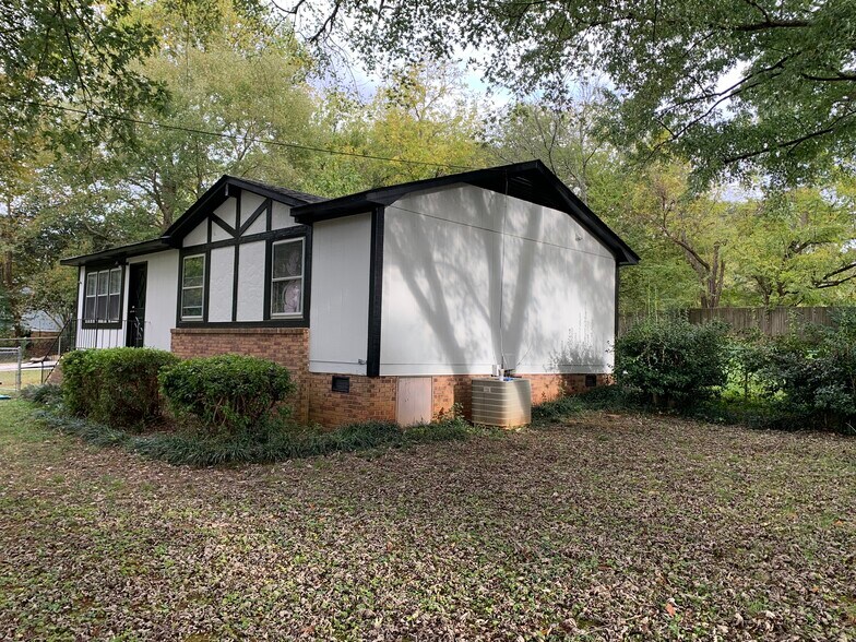 Building Photo - 277 River Loop Rd