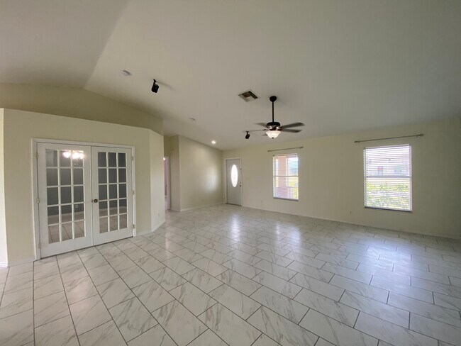 Building Photo - 1804 NW 1st Ave