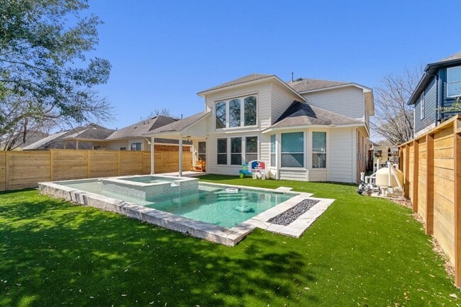 Building Photo - 10313 Big Thicket Dr