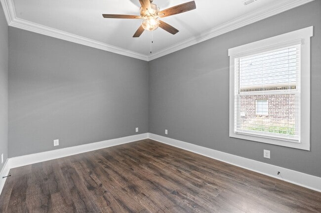 Building Photo - Pet Friendly in Sango!