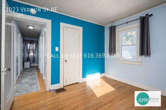 Building Photo - 1023 Vernon St NE