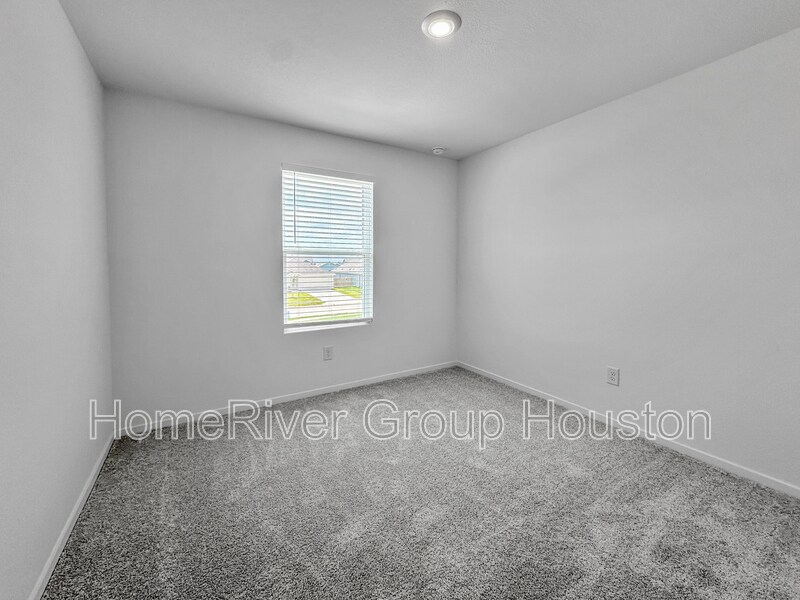 Building Photo - 317 Kim Ln