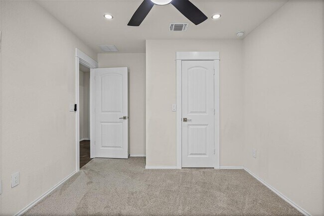 Building Photo - 11801 Rush Ln