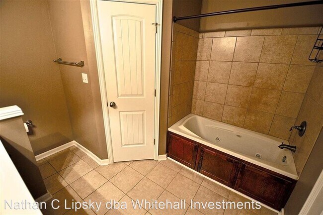 Building Photo - 3 br, 2 bath House - 732 White Dove