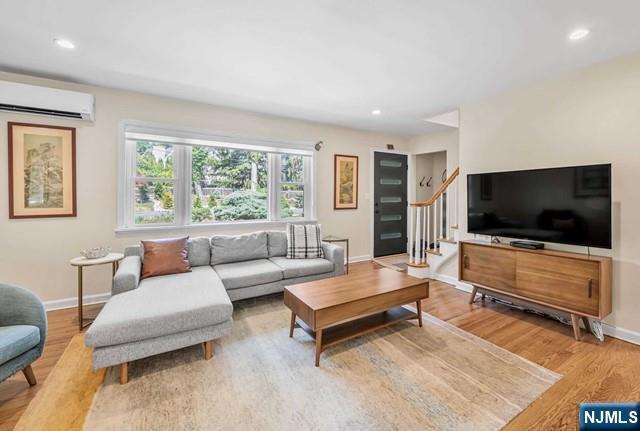 Building Photo - 35 Giles Rd