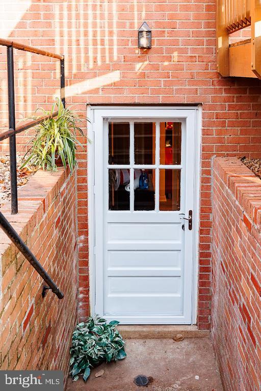 Building Photo - 7286 Earlys Rd