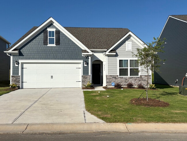 Building Photo - 8047 Plymouth Dr