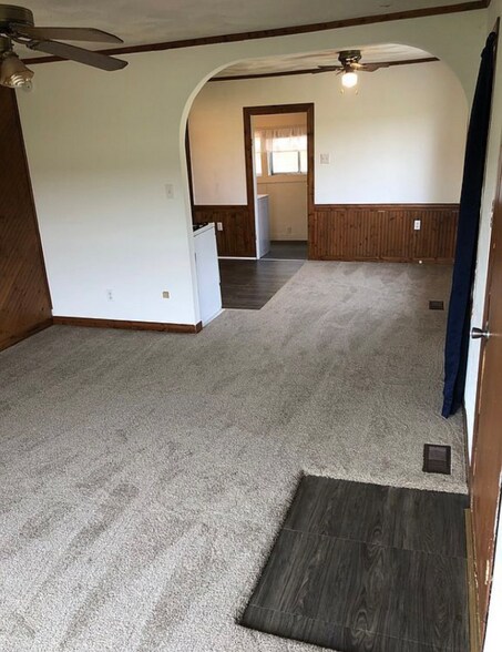 Building Photo - 205 S 1st St