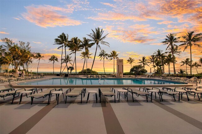 Building Photo - 151 Crandon Blvd