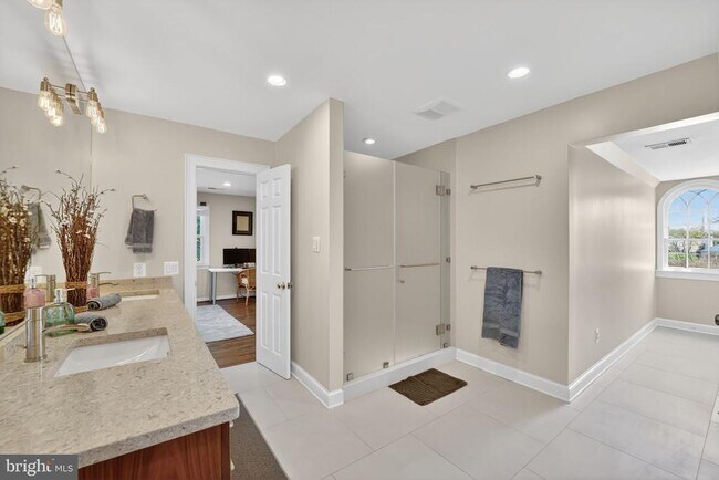 Building Photo - 5115 Cape Cod Ct