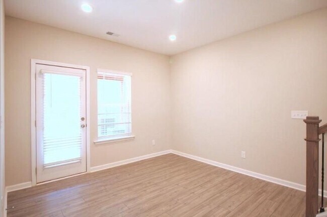 Building Photo - 2237 Pink Hawthorn Dr
