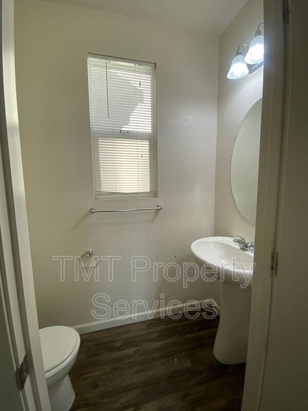 Building Photo - 5471 Westhampton Way