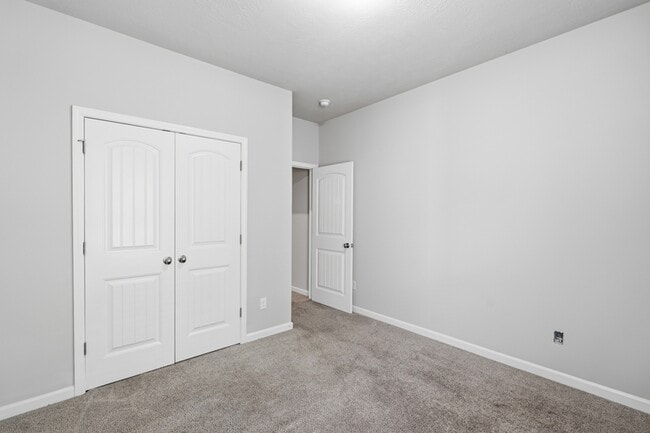 Building Photo - 145 Mandy Ln