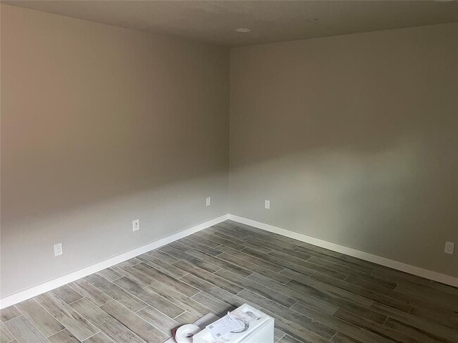 Building Photo - 7020 Comanche Ave
