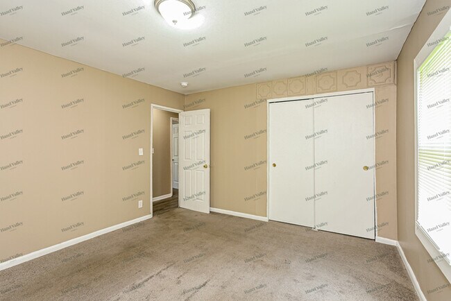 Building Photo - 6401 E 44th Pl