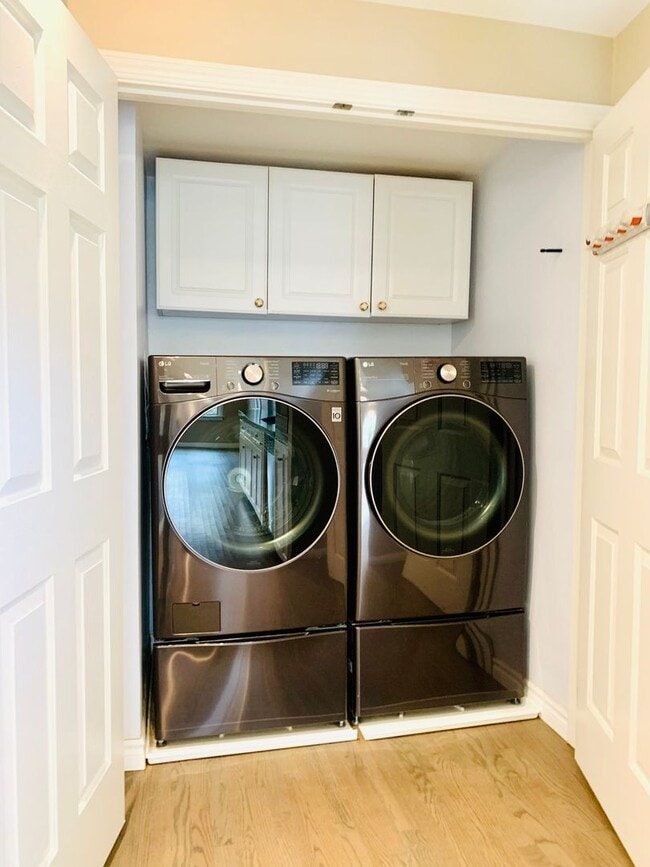 Building Photo - Gorgeous 3BD/2BA House in Hillcrest - Available NOW!