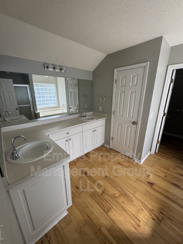 Building Photo - 66 Sand Oak Ct