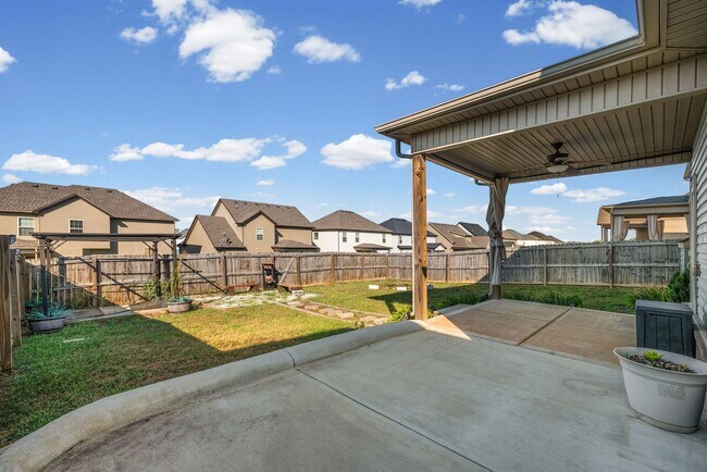 Building Photo - 1378 Dan Brown Dr