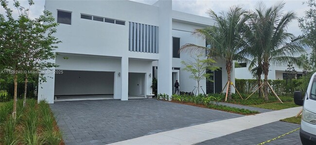 Building Photo - 16644 Botaniko Dr N