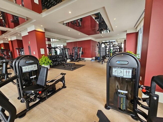 Building Photo - 11 NE 6th St