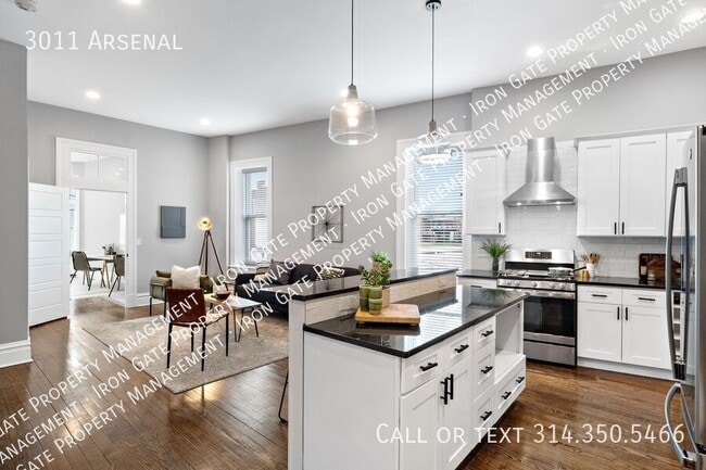 Building Photo - 3011 Arsenal-