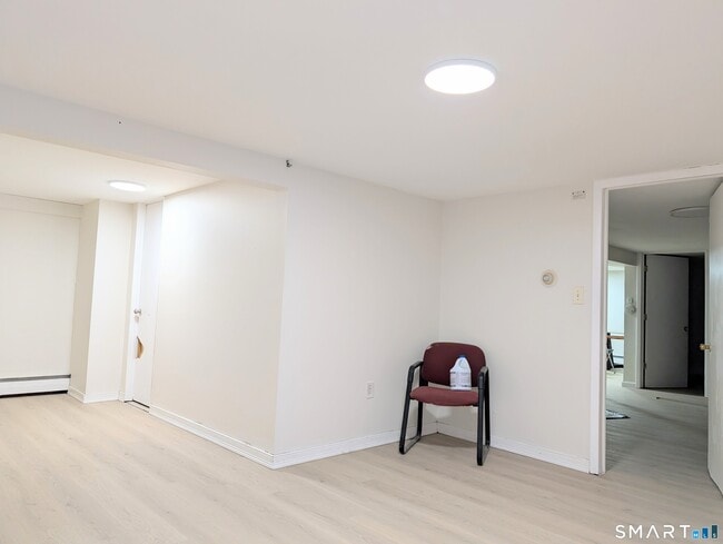 Building Photo - 186 Marigold Ave