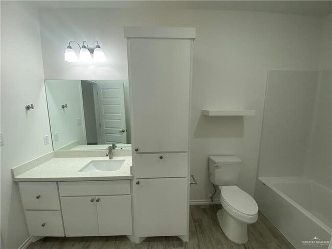 Building Photo - 2913 Maria Dr