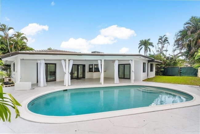 Building Photo - 1200 SW 8th St