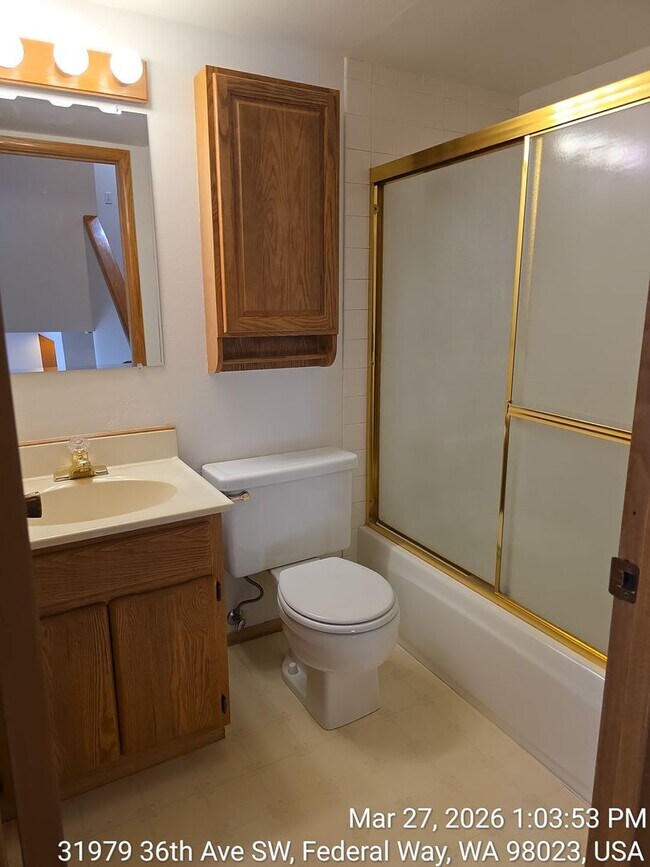 Building Photo - Twin Lakes life on a golf course - 4 bedroom 2.5 bathroom with 2 car garage - Move in now!