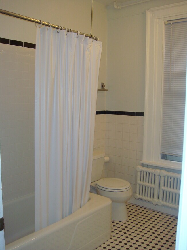 Tub & Shower - 241 W Union St