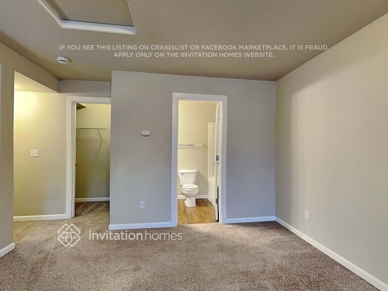 Building Photo - 521 50th St SE