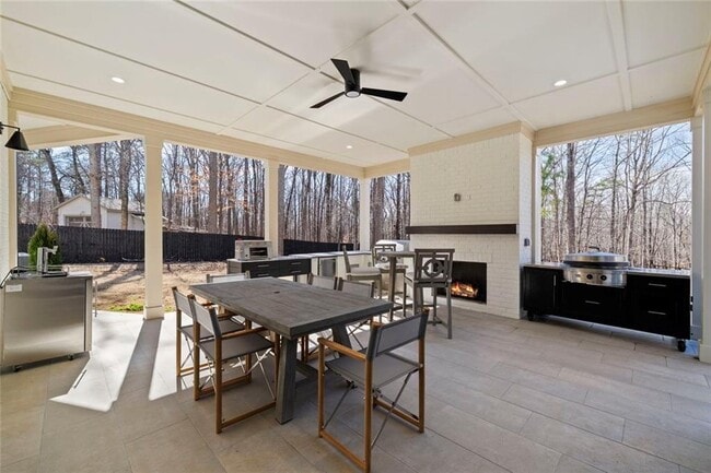 Building Photo - 2309 Dinsmore Rd