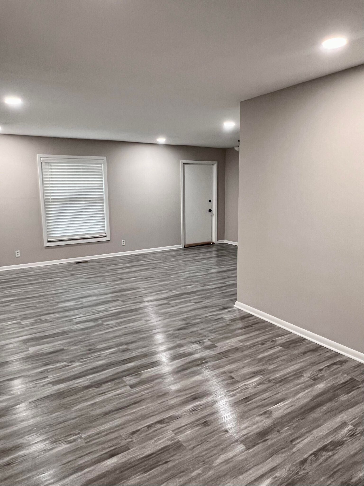 Dining Room/ Extra Living Space - 6827 Azalea Dr