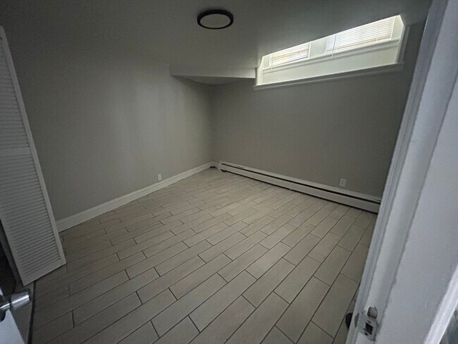 Building Photo - 1 Heard St