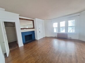 Building Photo - Large 3 Bedroom Open February!