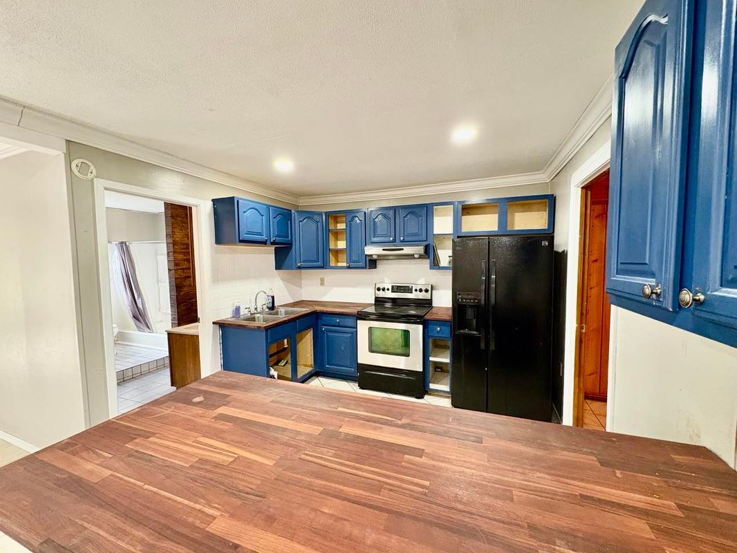 Building Photo - 76052 Crystal Dr