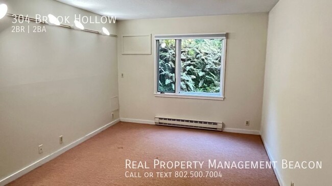 Building Photo - 304 Brook Hollow