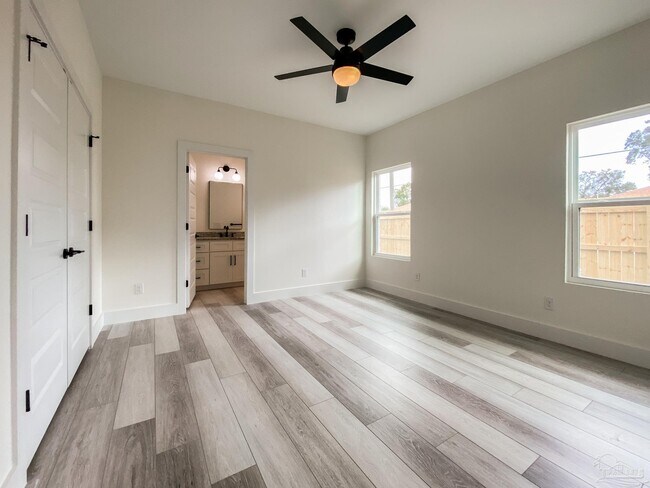 Building Photo - 440 Hancock Ln