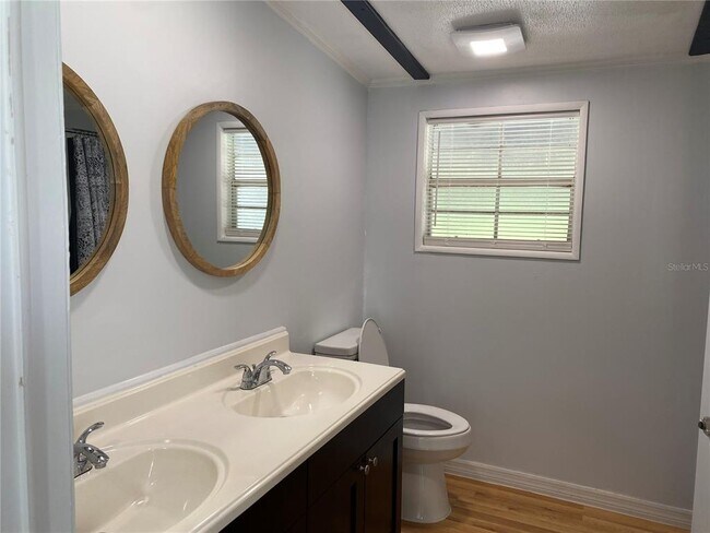 Building Photo - 4502 Fox Ridge Blvd