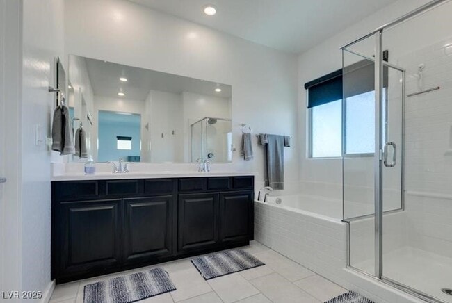 Building Photo - 713 Foreign Reef Wy