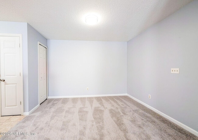 Building Photo - 13715 Richmond Park Dr N