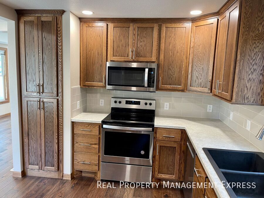 Building Photo - 3 Bedroom 1 Bathroom Home For Rent In Sioux Falls