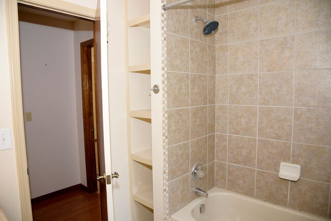 Building Photo - 3 Bedroom in Bluewater Bay!