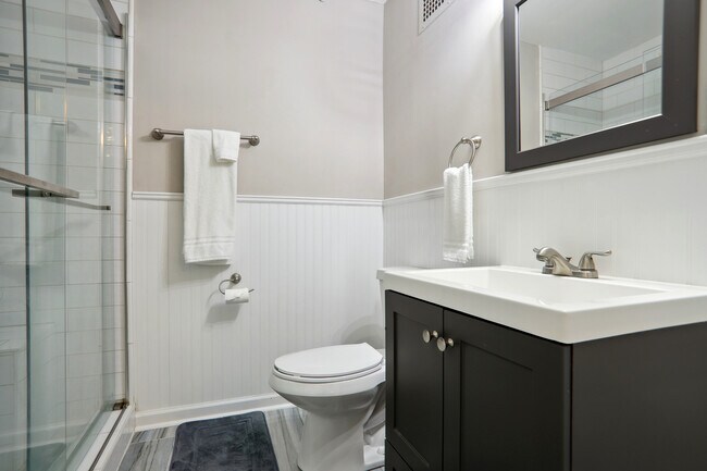 Building Photo - 2965 Pharr Court South NW