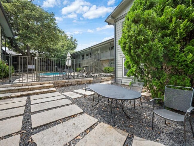 Pool - 2303 East Side Dr